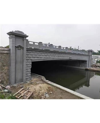 水泥仿木護(hù)欄為什么會(huì)出現(xiàn)縫隙？