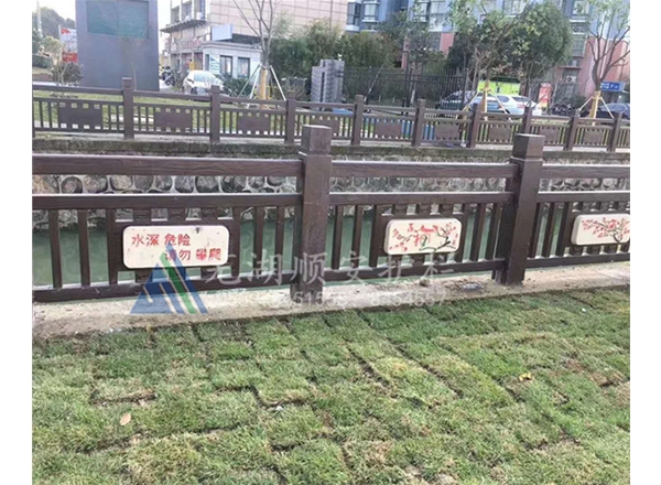 水泥仿木欄桿的使用壽命是多久